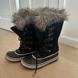 Never worn Sorel snow boots